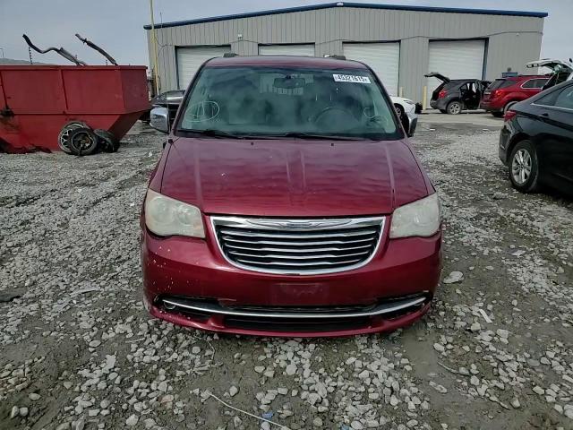 2013 Chrysler Town & Country - Image 12