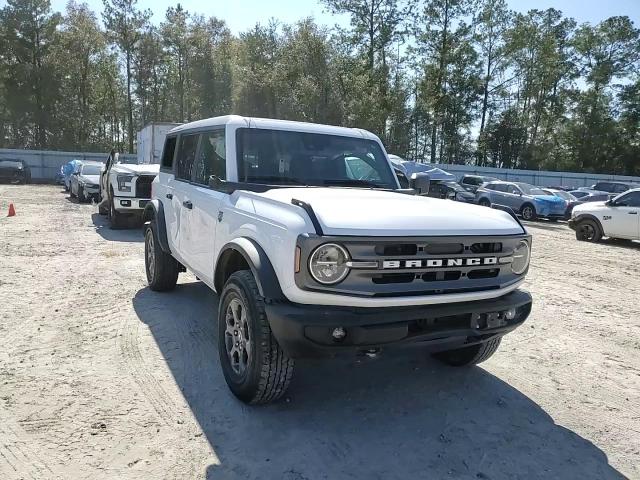 2023 Ford Bronco - Image 13
