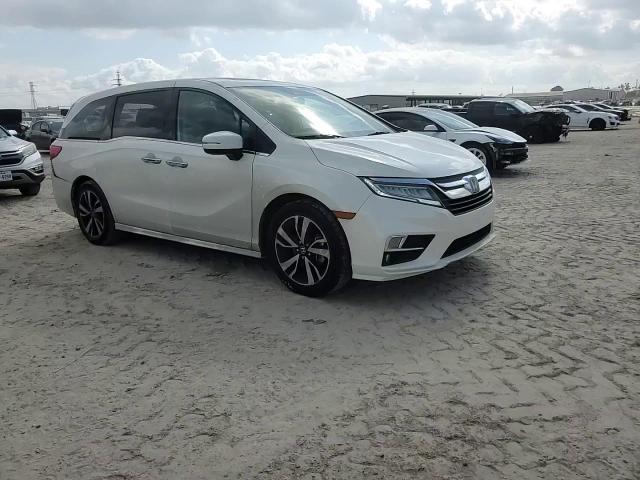 2018 Honda Odyssey - Image 12