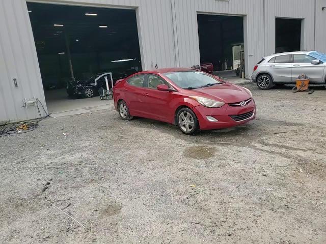 2013 Hyundai Elantra - Image 13