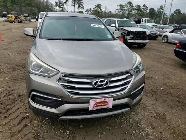 2018 Hyundai Santa Fe - Image 12