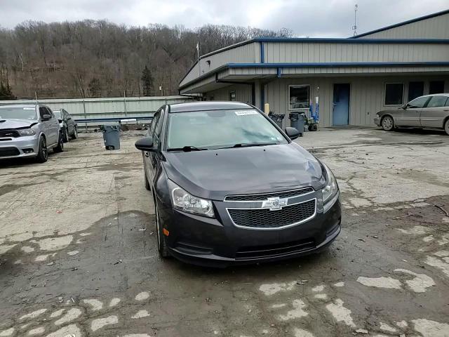 2014 Chevrolet Cruze - Image 13
