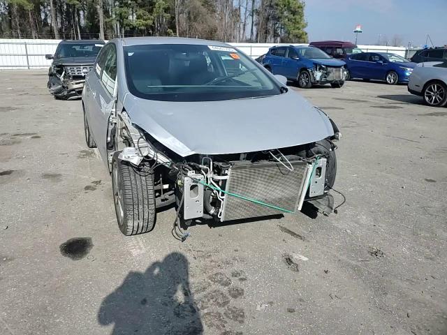 2016 Hyundai Elantra - Image 11