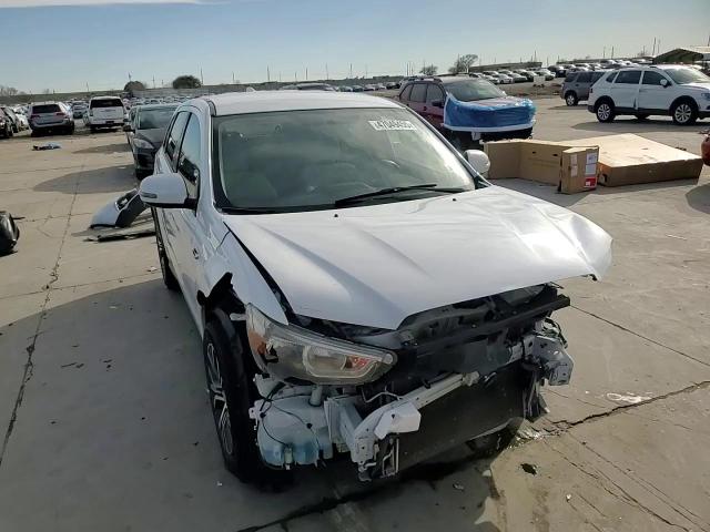 2017 Mitsubishi Outlander - Image 15