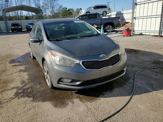 2014 Kia Forte - Image 13