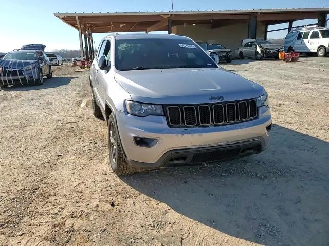 2016 Jeep Grand Cherokee - Image 12