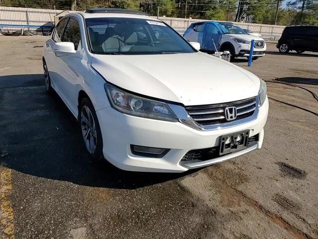 2015 Honda Accord - Image 13