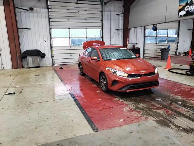 2023 Kia Forte - Image 13