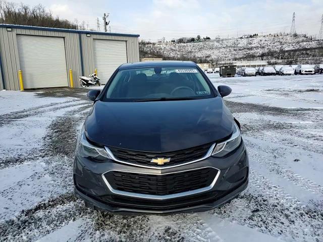 2017 Chevrolet Cruze - Image 13