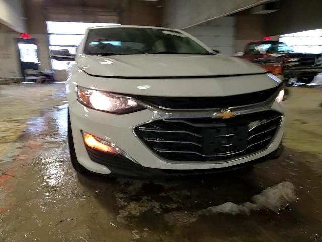 2019 Chevrolet Malibu - Image 10