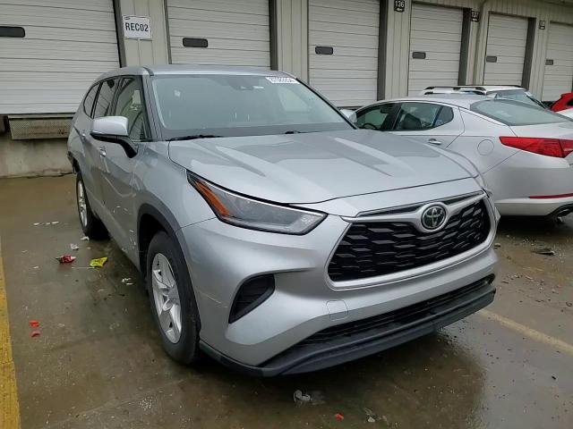 2021 Toyota Highlander - Image 12