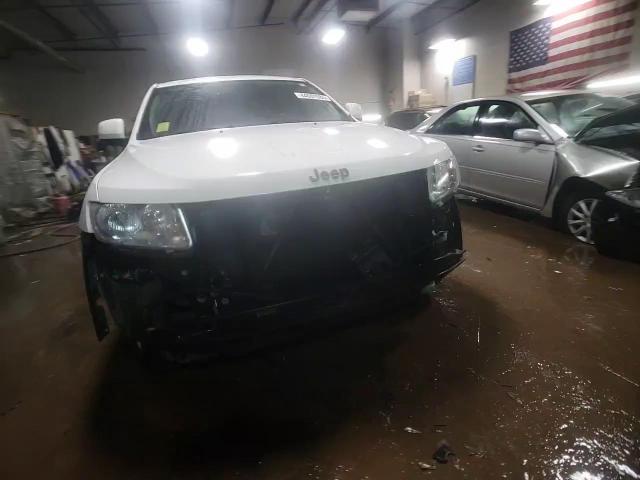 2012 Jeep Grand Cherokee - Image 14