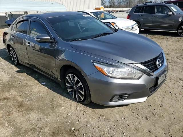 2017 Nissan Altima - Image 10