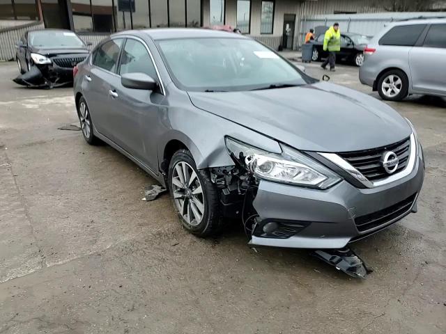 2017 Nissan Altima - Image 11