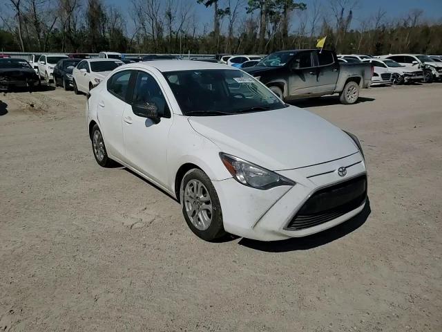 2017 Toyota Yaris - Image 11