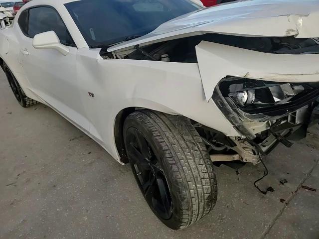 2017 Chevrolet Camaro - Image 11