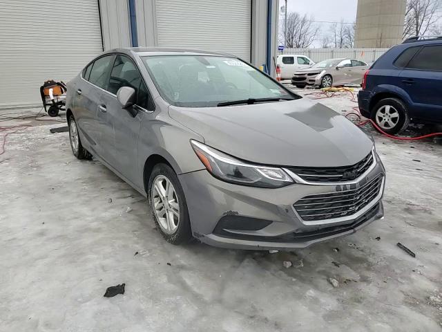 2018 Chevrolet Cruze - Image 14