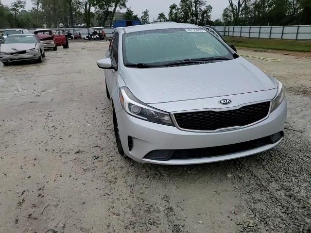 2017 Kia Forte - Image 13