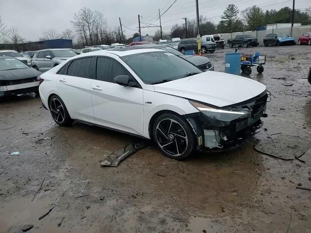 2023 Hyundai Elantra - Image 11