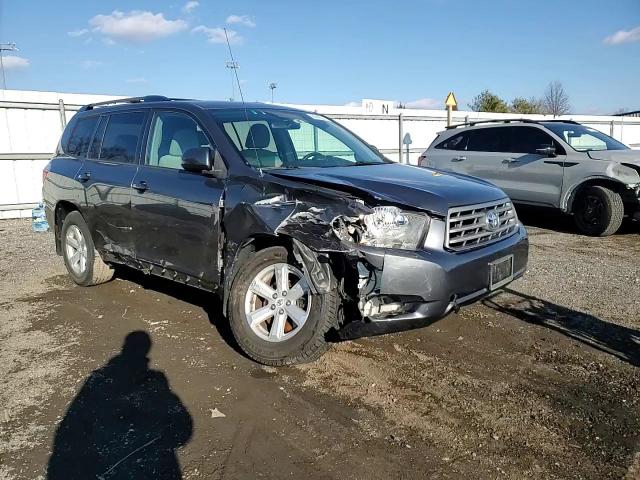 2010 Toyota Highlander - Image 12