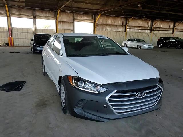 2018 Hyundai Elantra - Image 10