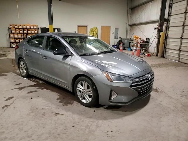 2019 Hyundai Elantra - Image 13