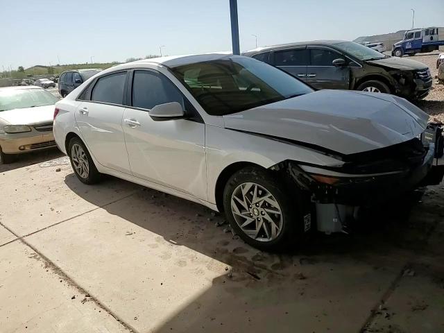 2024 Hyundai Elantra - Image 11
