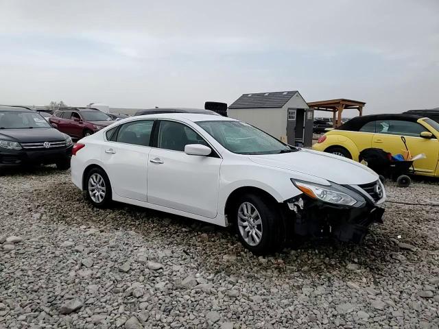 2016 Nissan Altima - Image 14