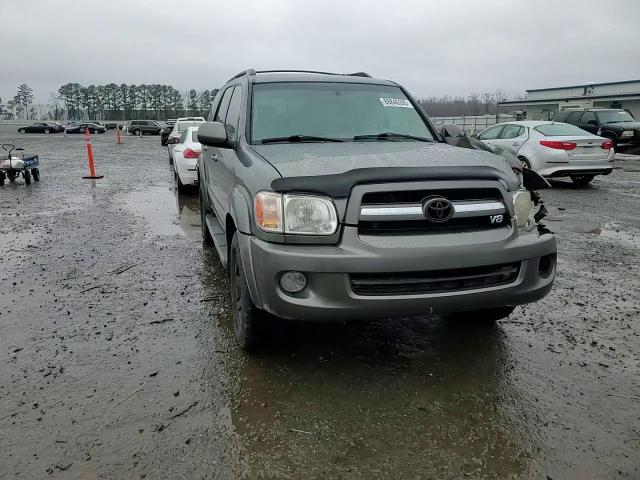 2005 Toyota Sequoia - Image 11