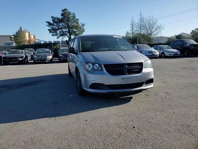 2015 Dodge Caravan - Image 11