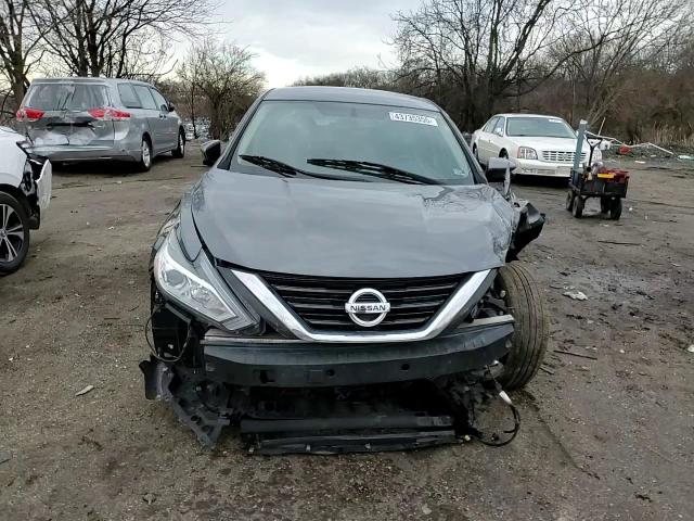 2018 Nissan Altima - Image 10