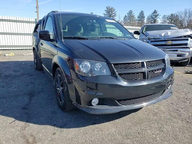 2019 Dodge Caravan - Image 11