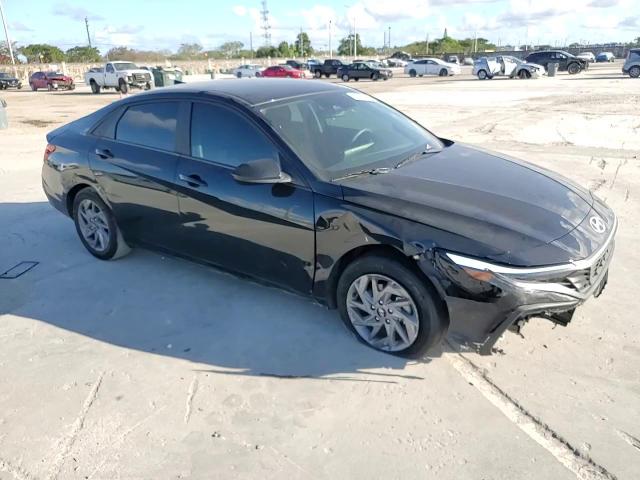 2024 Hyundai Elantra - Image 11