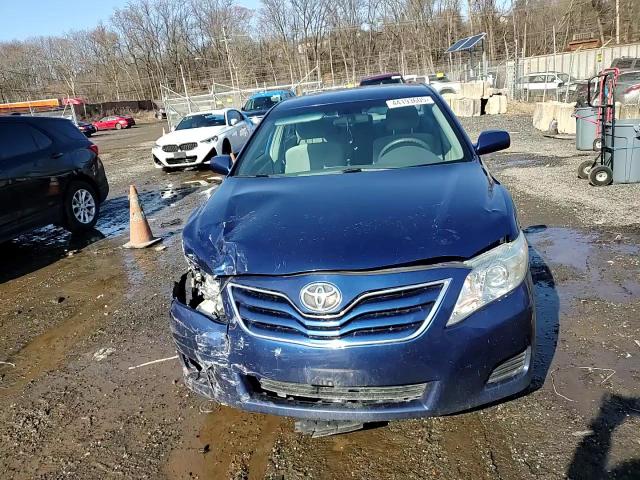 2011 Toyota Camry - Image 10