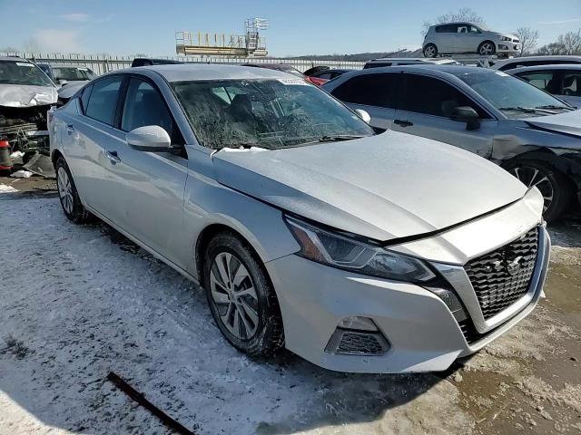 2021 Nissan Altima - Image 10