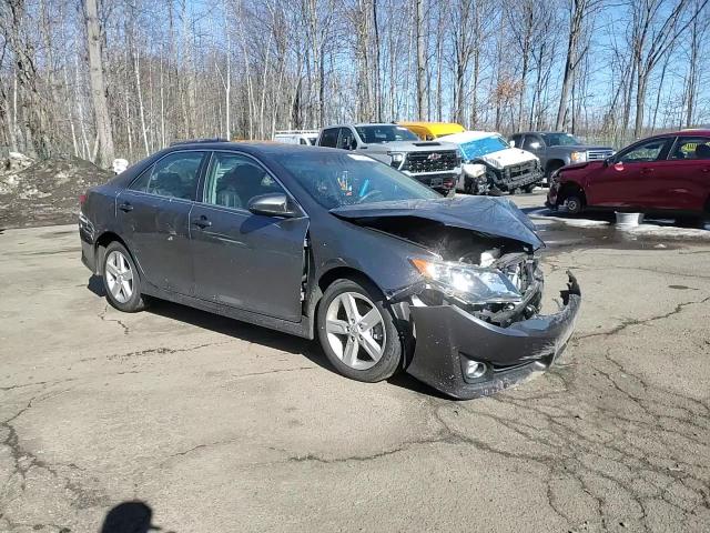2014 Toyota Camry - Image 10