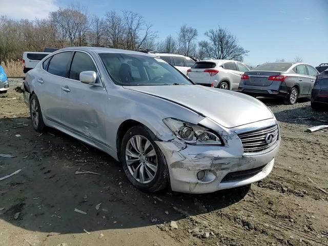 2013 Infiniti M - Image 11