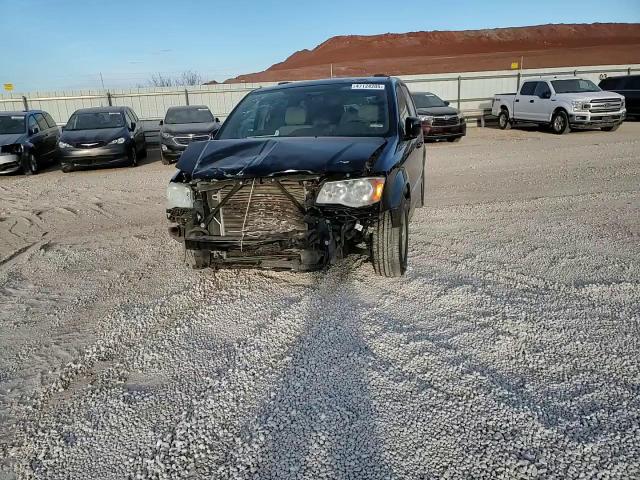 2011 Chrysler Town & Country - Image 12