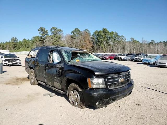 2010 Chevrolet Suburban - Image 12