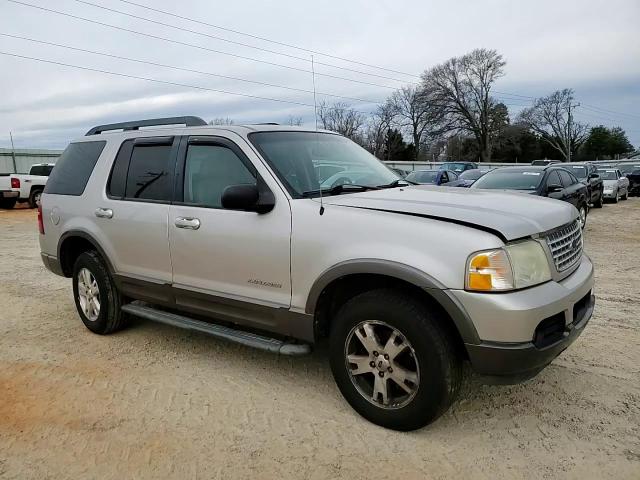 2005 Ford Explorer - Image 12