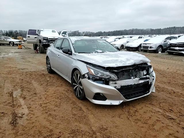2022 Nissan Altima - Image 11