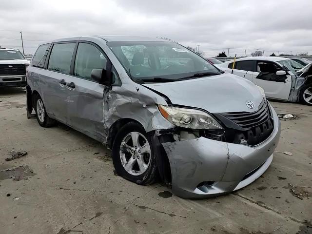 2012 Toyota Sienna - Image 11