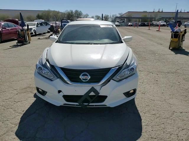 2018 Nissan Altima - Image 11