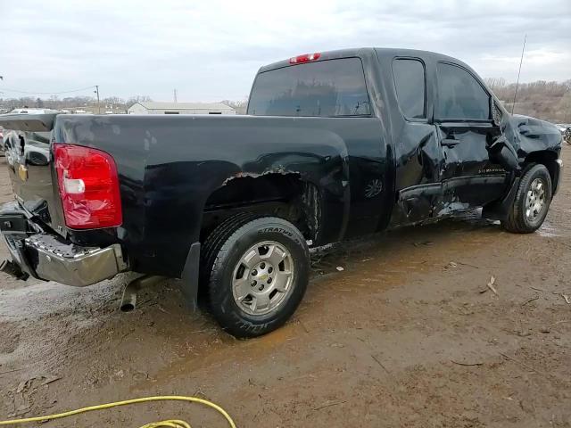 2013 Chevrolet Silverado - Image 13