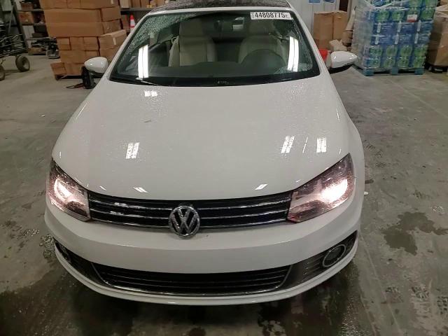 2016 Volkswagen Eos - Image 11
