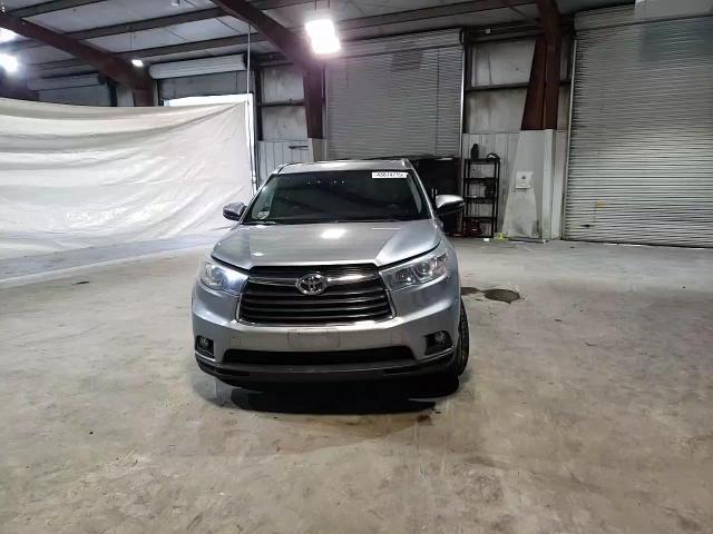 2015 Toyota Highlander - Image 12