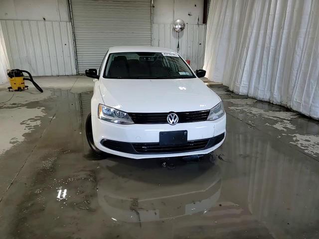 2014 Volkswagen Jetta - Image 13