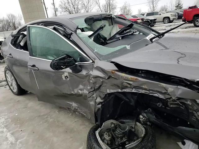 2022 Toyota Camry - Image 10