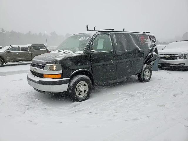 2015 Chevrolet Express - Image 12
