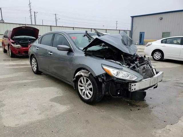 2017 Nissan Altima - Image 13